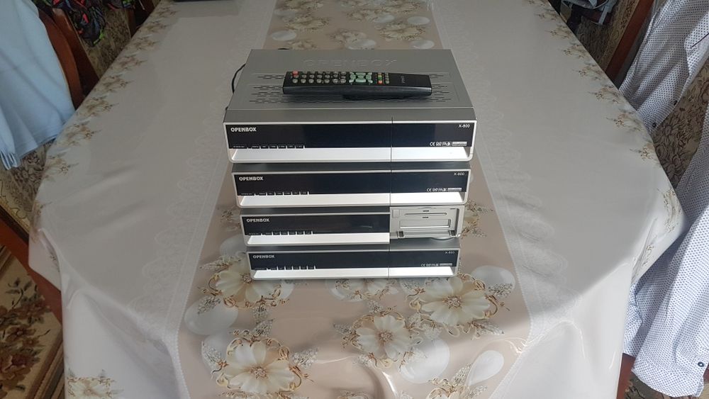 Спутниковый тюнер  Openbox X800