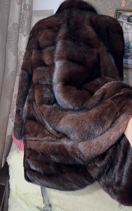 Палто от норка с кръстосано рязане