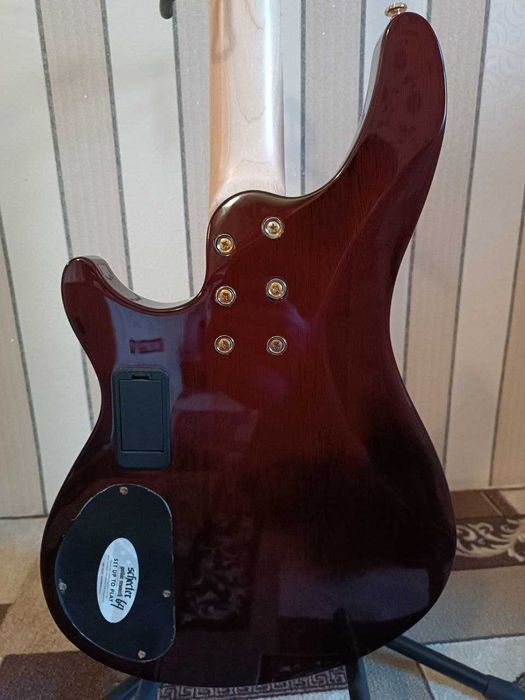 Продам бас-гитару Schecter Omen Extreme-4 Gloss Natural.