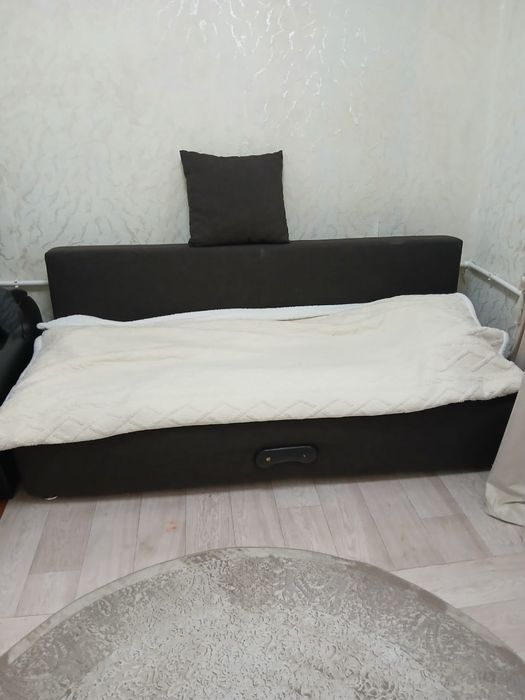 Продам диван в хорошем состоянии