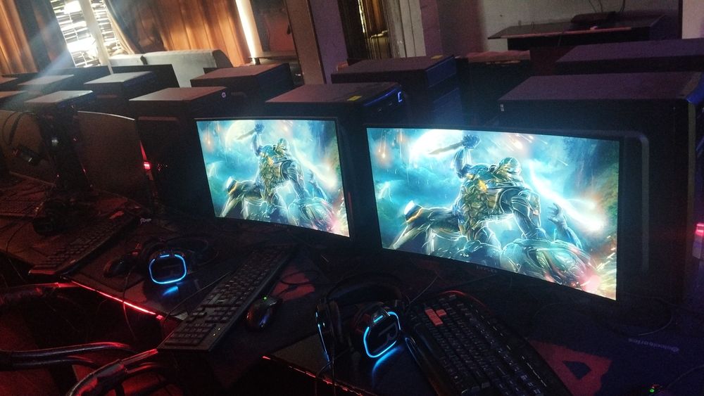 kompyuter  stol stuli bn birga jami 16 ta