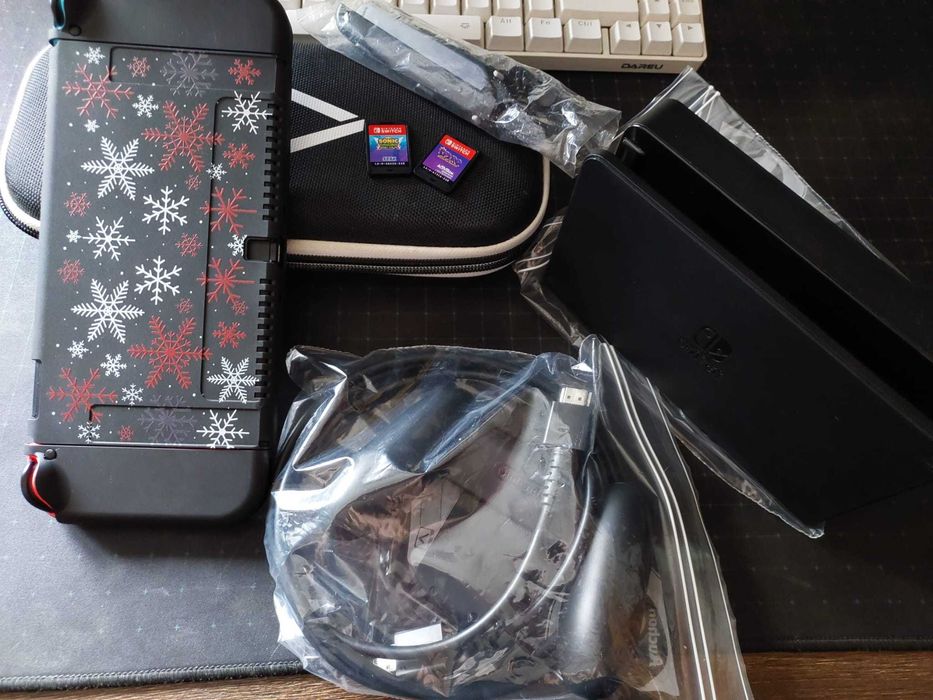 Nintendo OLED + 2 jocuri