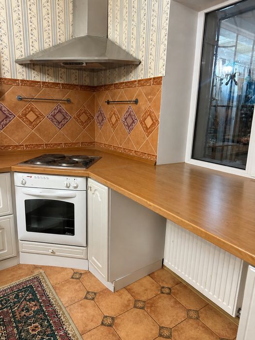 Прдам кухню с техникой