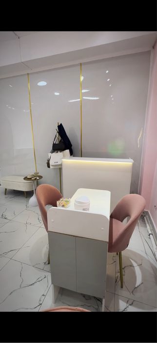 Столик для маникюра