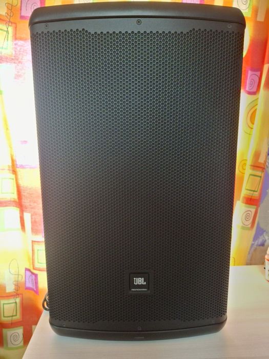 Boxa activa jbl eon 715