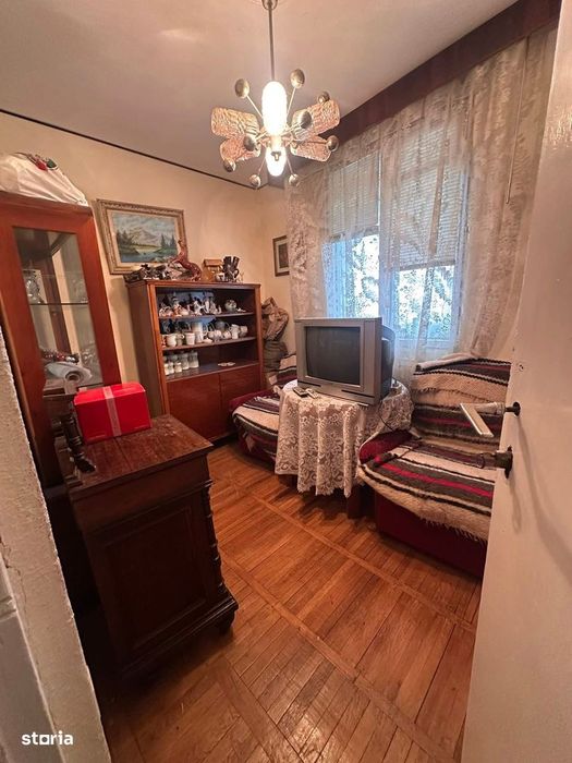 De vanzare apartament cu 4 camere,2 bai și 2 balcoane,etaj intermediar