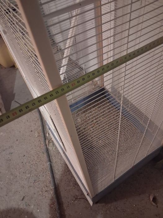 Colivie  Voliera pentru canari papagali maimute