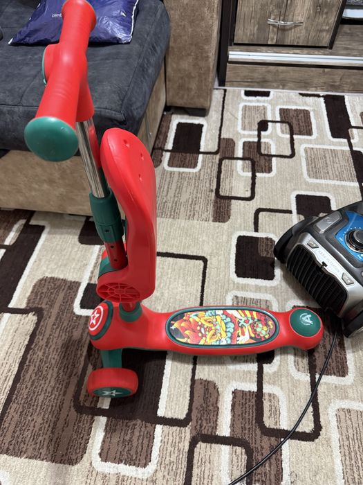 Самокаты для мальчика и девочки