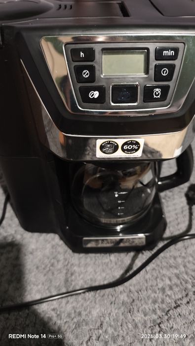 Vând aparat de Cafea Russell hobbs ( nou )