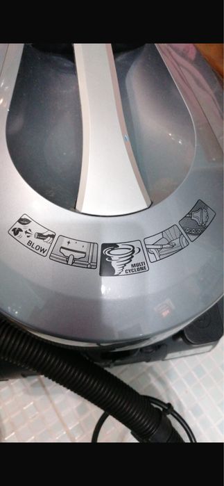 Продам моющий пылесос LG