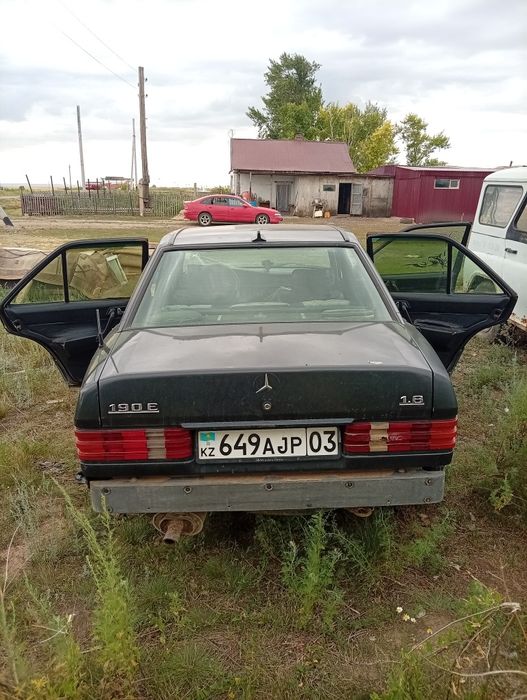 Продам 2 мерса w201