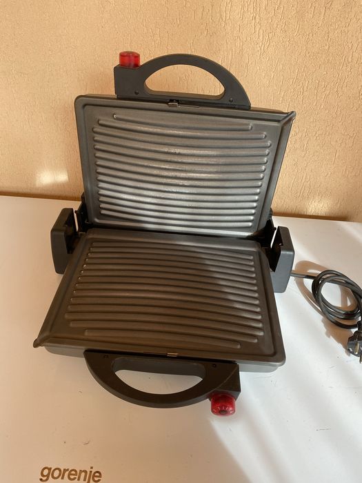 Aparat grill Kenwood 1800 watt