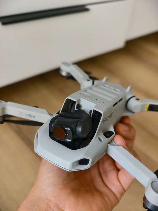 Дрон DJI Mini SE