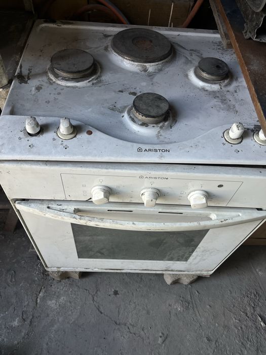 Продам газ плиту