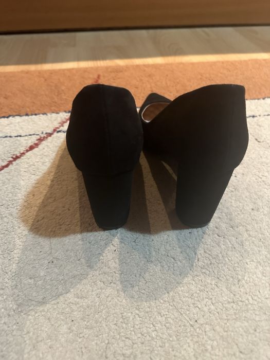 Дамски велурени обувки на ток Tendenz