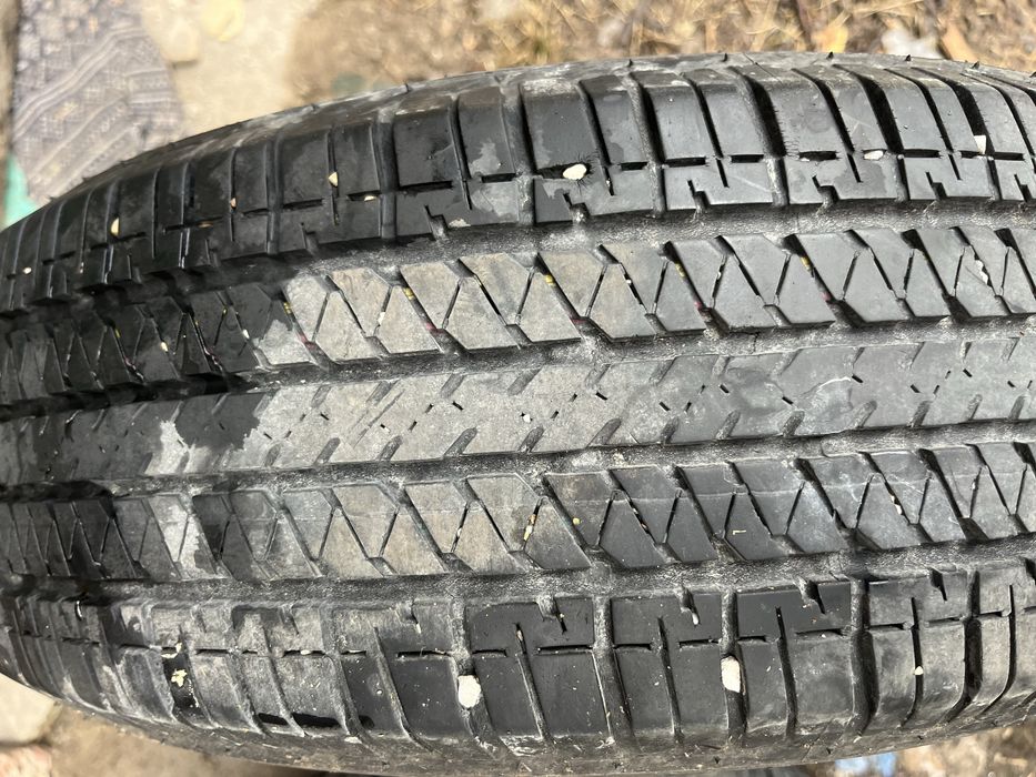 Продавам гуми Bridgestone dueler