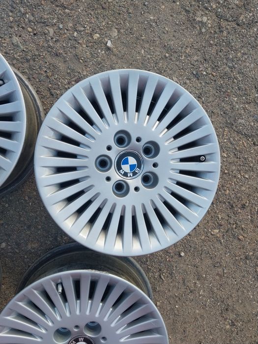 Диски R15 на BMW оригинал. Вылет ЕТ25.
