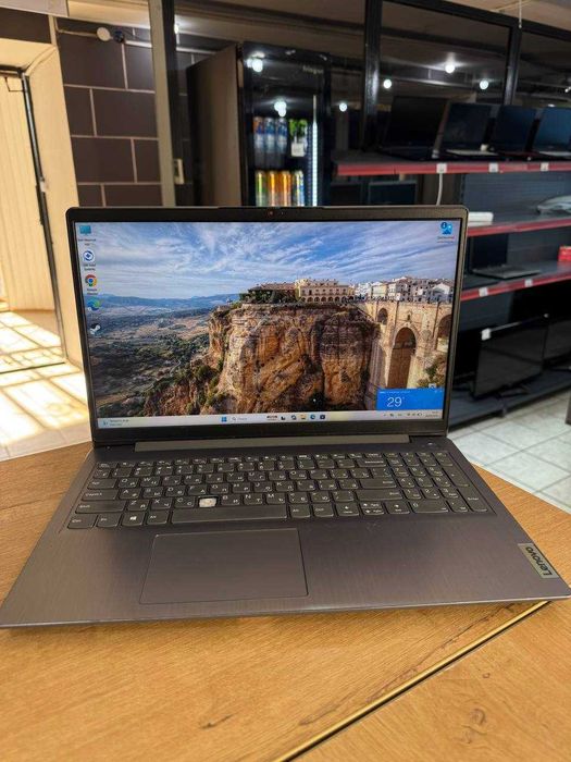 Ноутбук Lenovo AMD Ryzen 5(5)/ 8GB/ SSD 256GB
