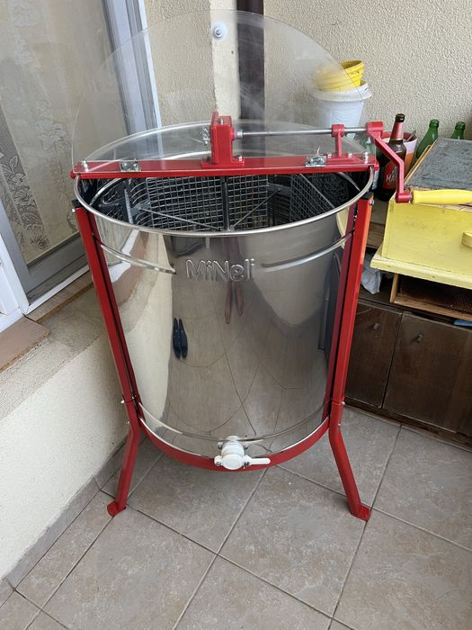 Центрофуга за мед - 8 x магазинни , 4 x плодникови