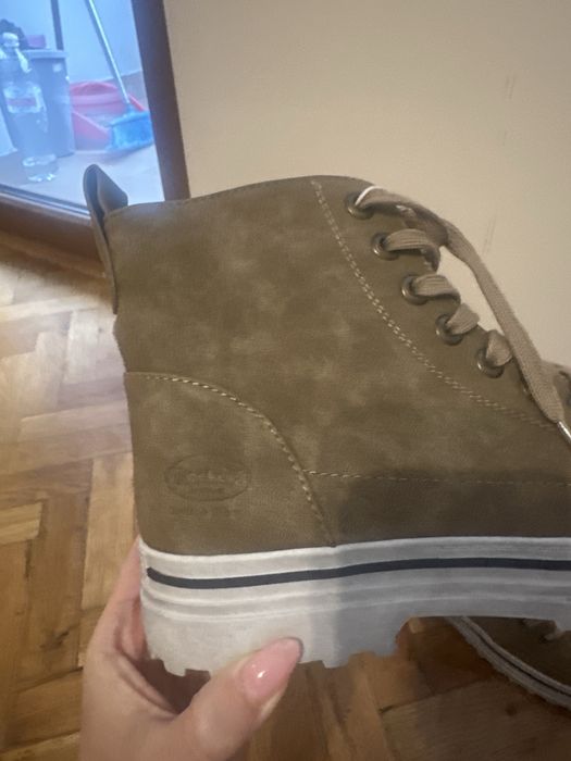 Кожени боти с цип