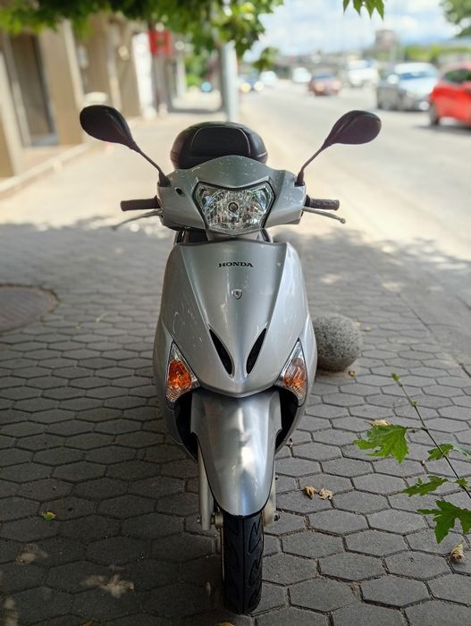 Скутер Honda lead 110