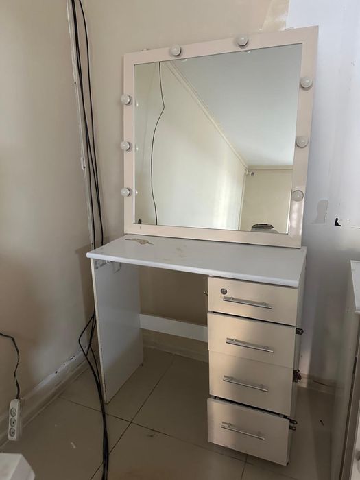 Парихмахер стол 3 штук