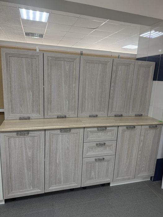 Кухонный гарнитур новый 1.8 м.