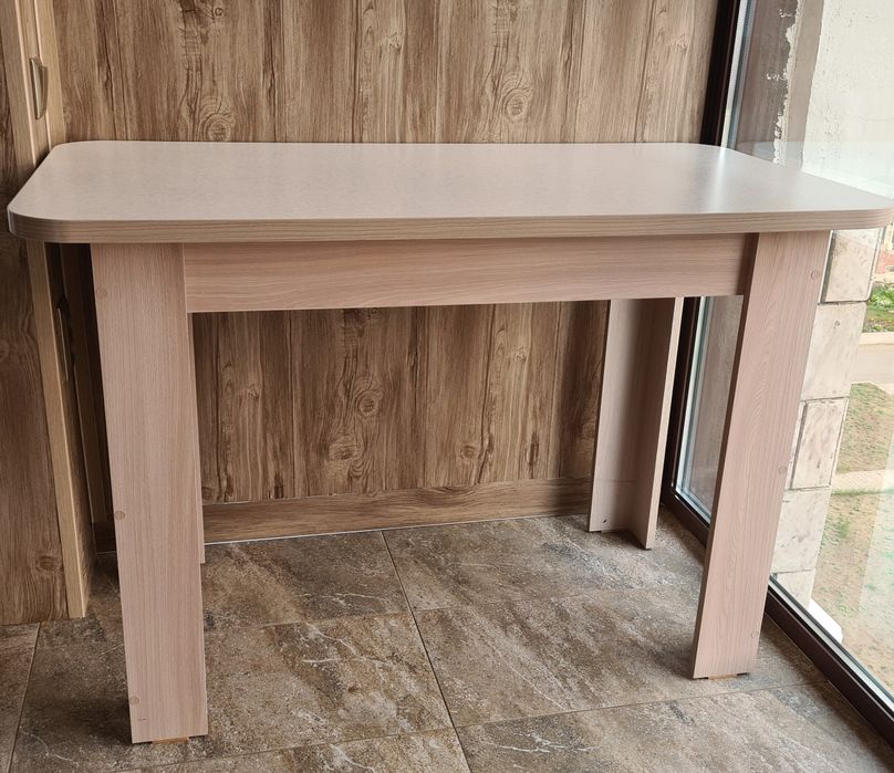 Новый стол отличного качества