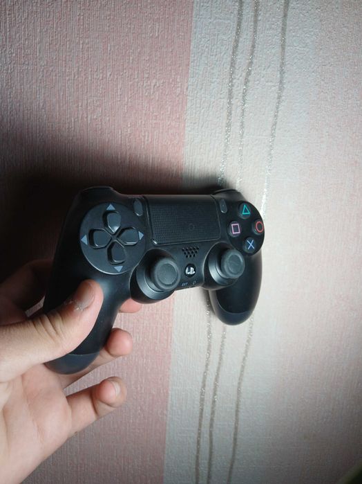 Sony PlayStation 4 (DualShock 4) joysticki sotiladi!