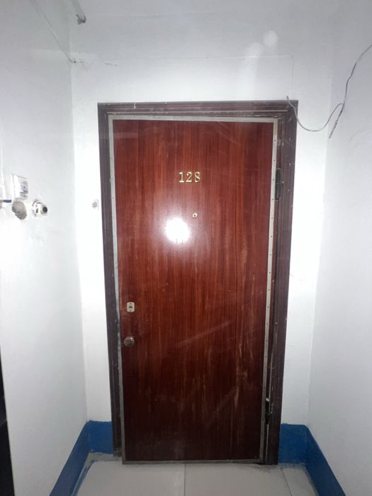 Продам входную дверь 86 см