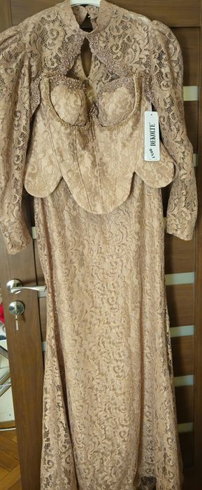 Rochie de seara  din dantelă
