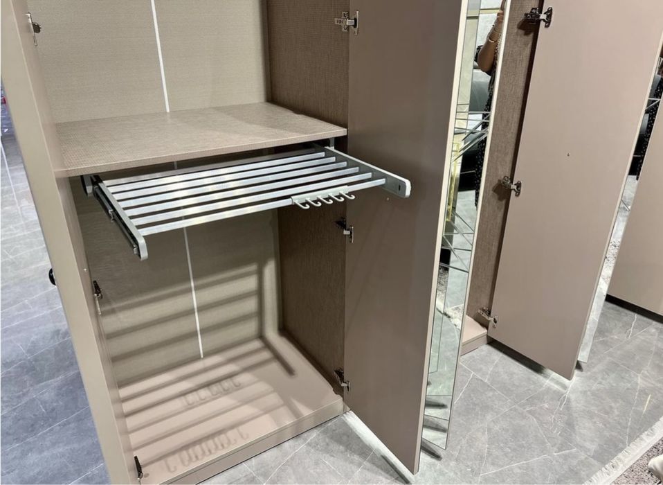 Спальный гарнитур Lotus