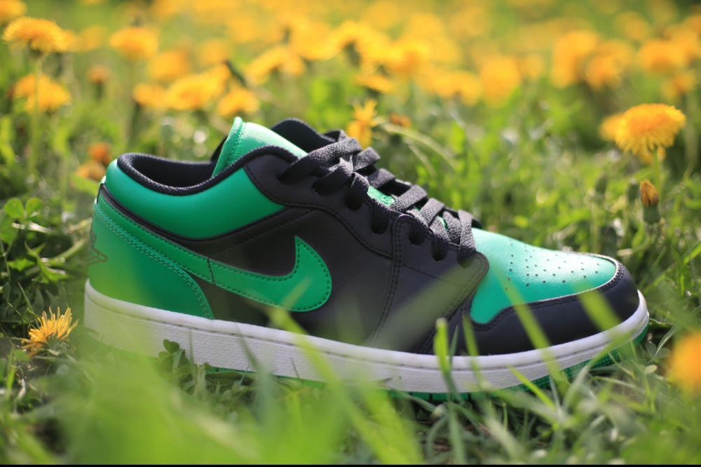 Jordan 1 low Black Lucky Green