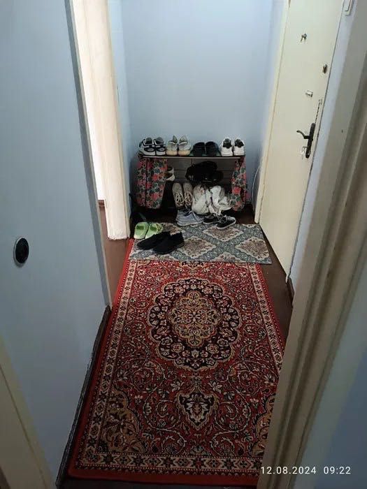 #1842

Юнусабад 4-квартал
центр, рядом с паспортным