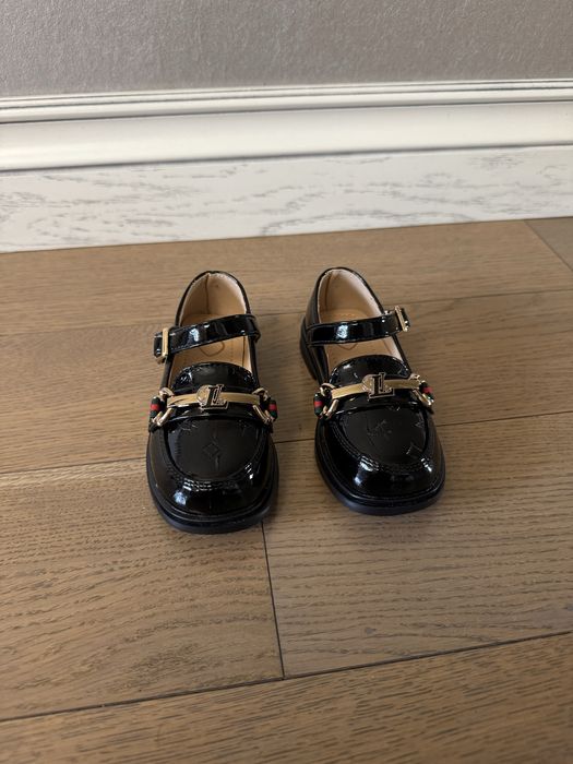 Туфли на девочку