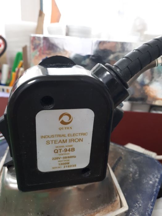 Промышленный утюг