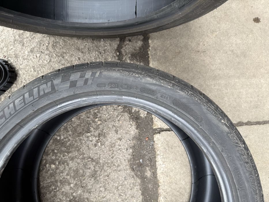 Michelin Pilot Super Sport 255/40/20 и 295/35/20