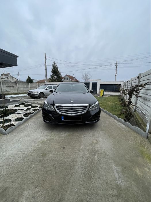 Vând Mercedes E Class W212