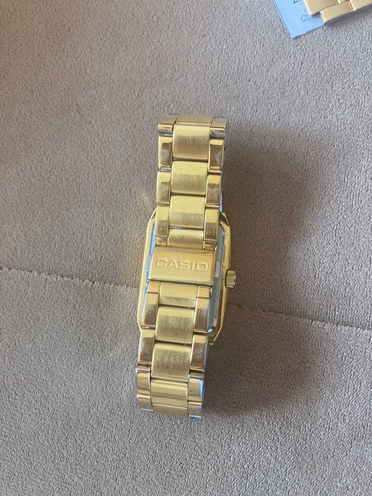 “Casio” позлатен