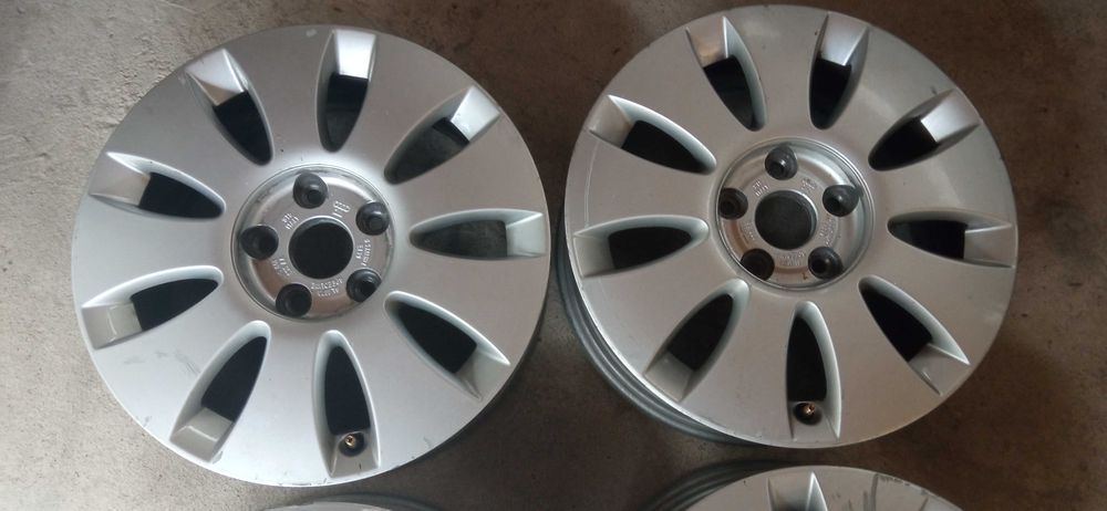 Продавам орегинални алуминиеви джанти за Ауди