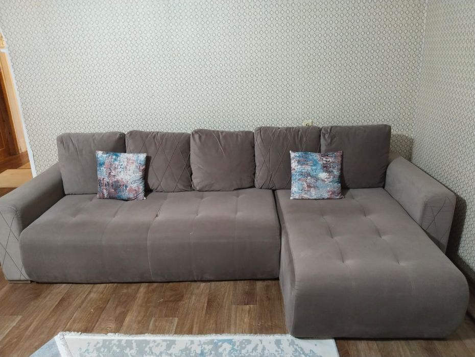 Срочно продам диван