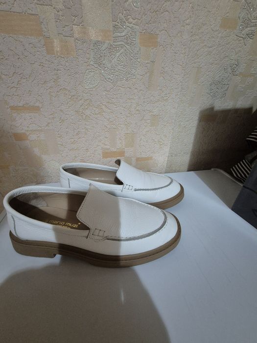 Женская обувь . Кожаная