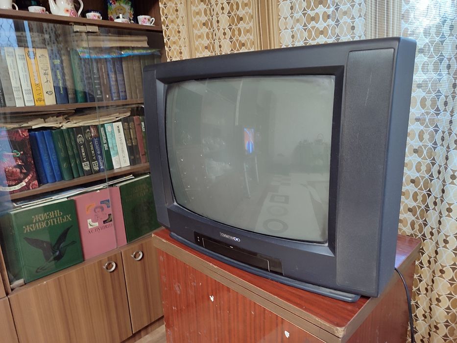 Телевизор Daewoo DMQ-2075. Б/у