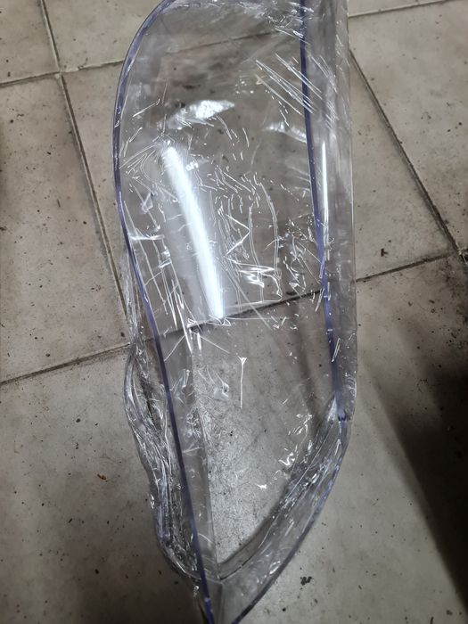 Стъкло фар за Е60 oт 03-06. преди феиса.