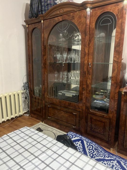 Продам гостиную мебель