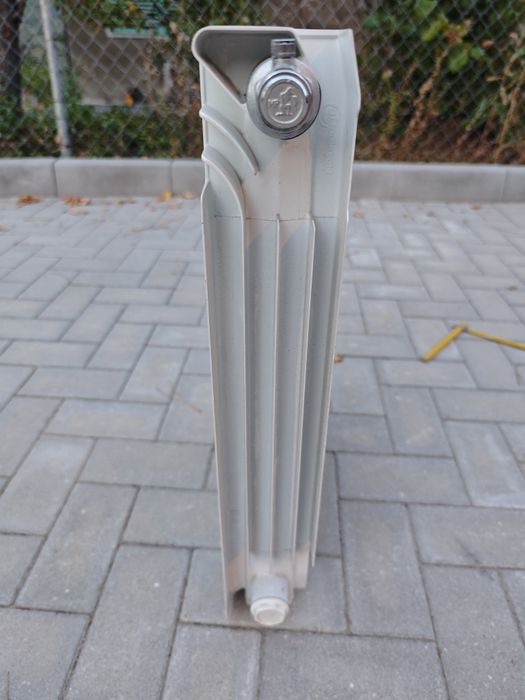 Продавам алуминиев радиатор размери височина 57см на ширина 41см