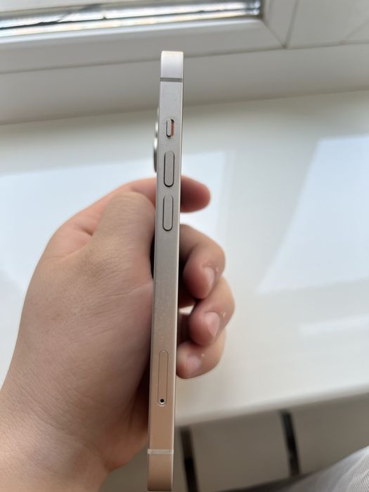 Продам iPhone 14, 128 ГБ, белый цвет
