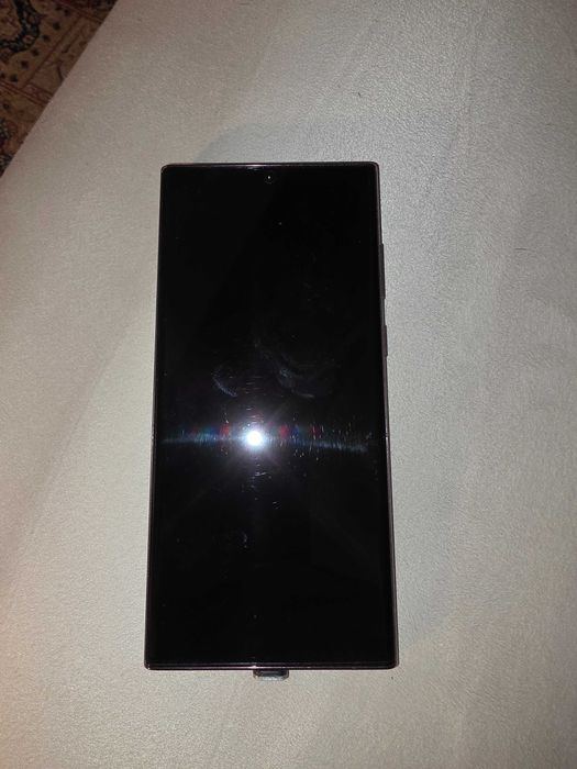 Продавам samsung galaxy s 22 ultra