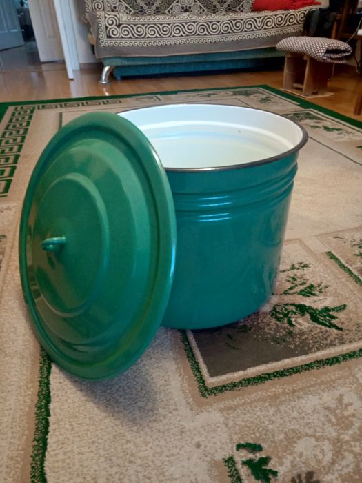 Продам кастрюля эмалированная 40 л.