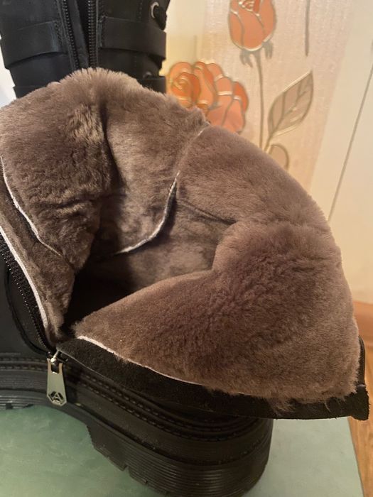 Ботинки зимние в размере 40